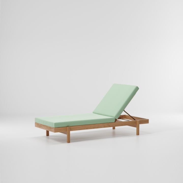 hudson_stackeable_deckchair.jpg